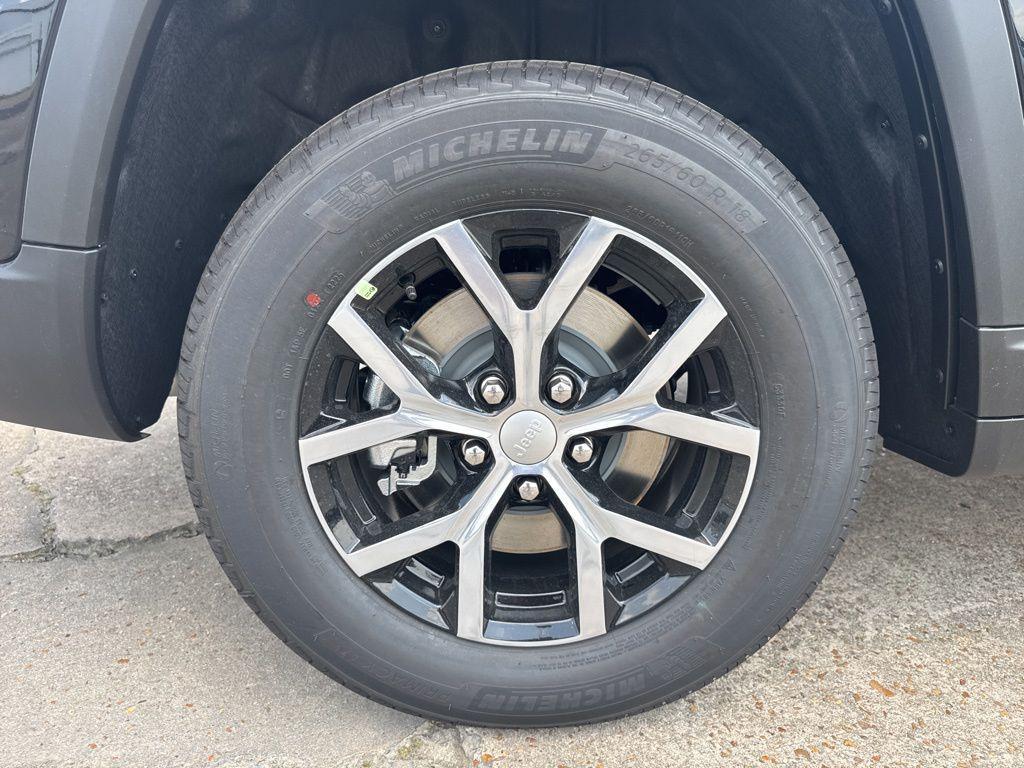 new 2025 Jeep Grand Cherokee L car, priced at $47,105