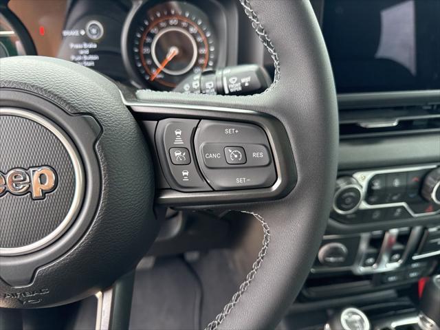 new 2025 Jeep Wrangler car, priced at $46,215