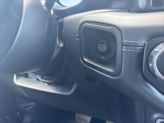 new 2025 Jeep Gladiator car, priced at $43,957