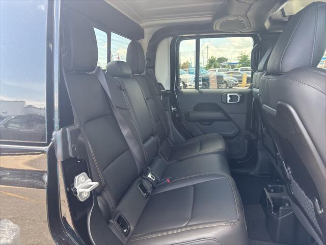 new 2025 Jeep Gladiator car, priced at $43,957