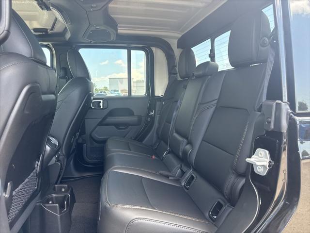 new 2025 Jeep Gladiator car, priced at $43,957