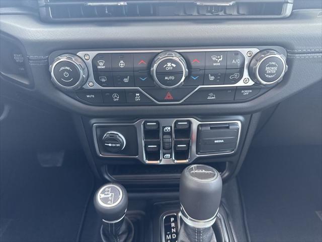 new 2025 Jeep Gladiator car, priced at $43,957