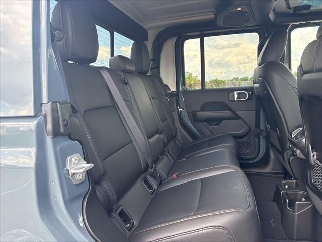 new 2025 Jeep Gladiator car, priced at $44,697