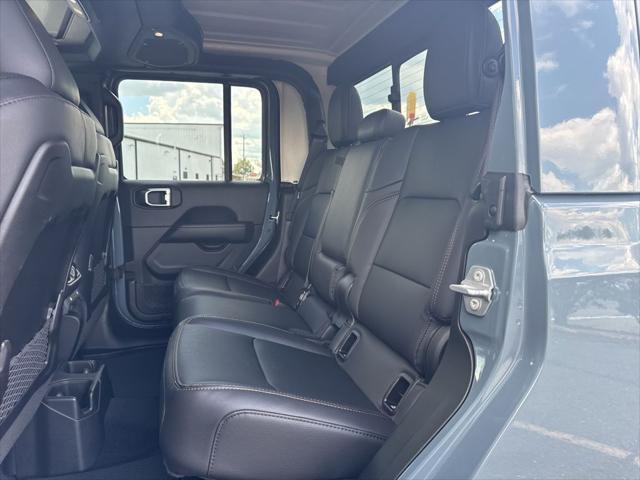 new 2025 Jeep Gladiator car, priced at $44,697