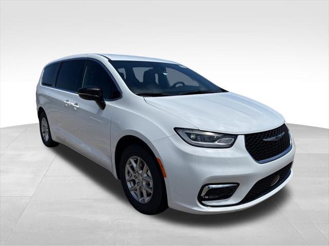 new 2025 Chrysler Pacifica car, priced at $42,247
