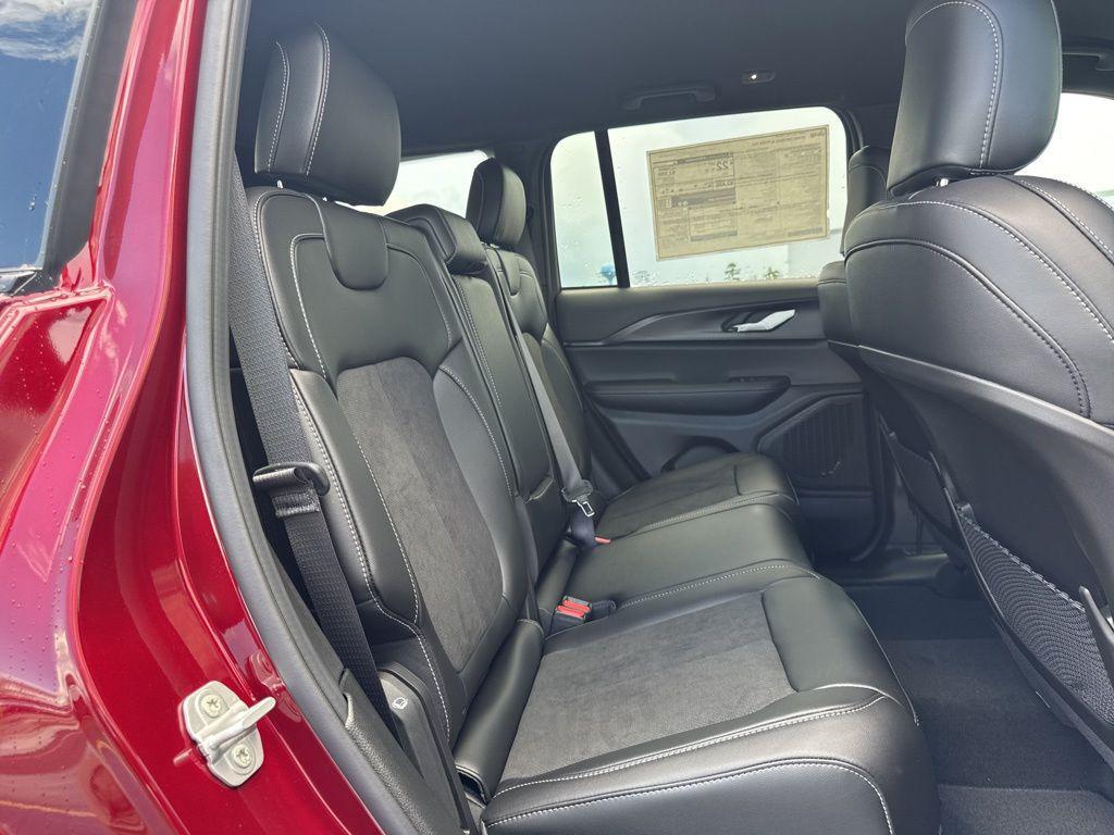 new 2025 Jeep Grand Cherokee car, priced at $41,370