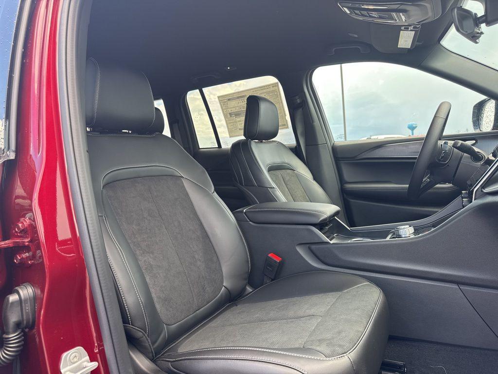 new 2025 Jeep Grand Cherokee car, priced at $41,370