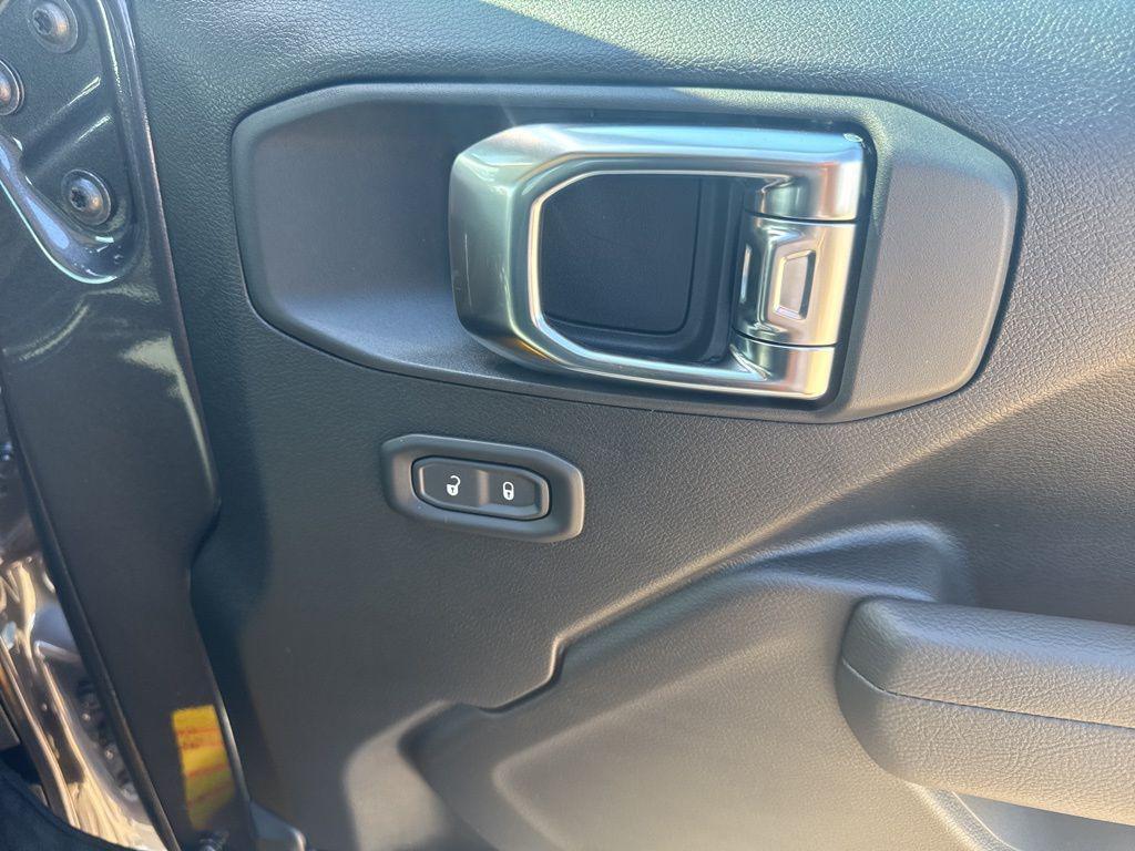 new 2025 Jeep Wrangler car, priced at $42,535