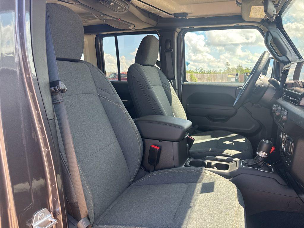 new 2025 Jeep Wrangler car, priced at $42,535