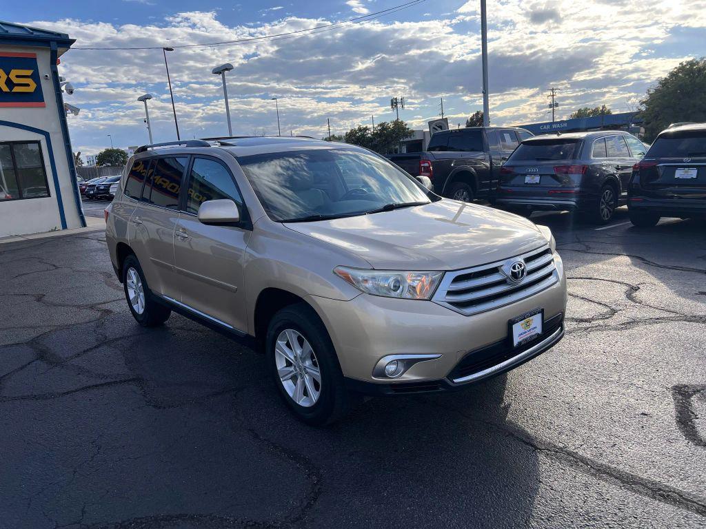 used 2011 Toyota Highlander car, priced at $11,495