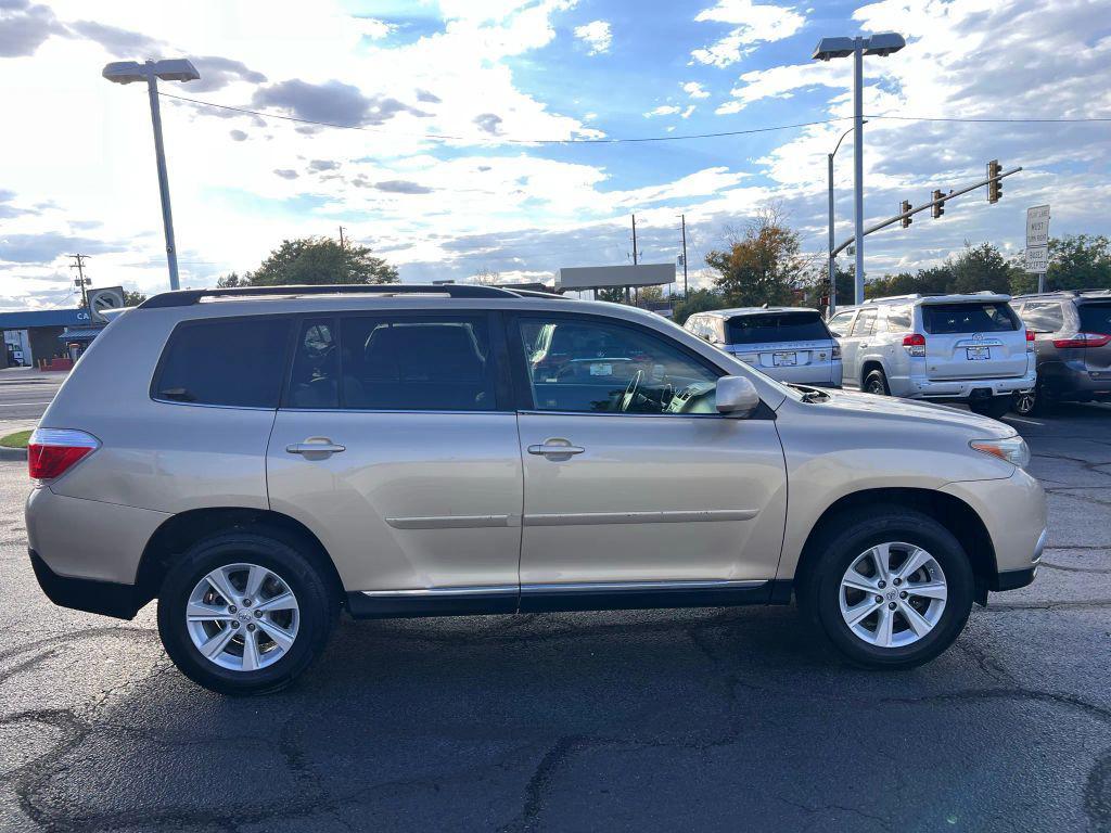 used 2011 Toyota Highlander car, priced at $11,495
