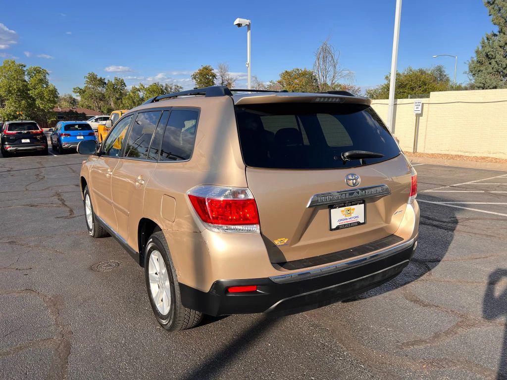 used 2011 Toyota Highlander car, priced at $11,495