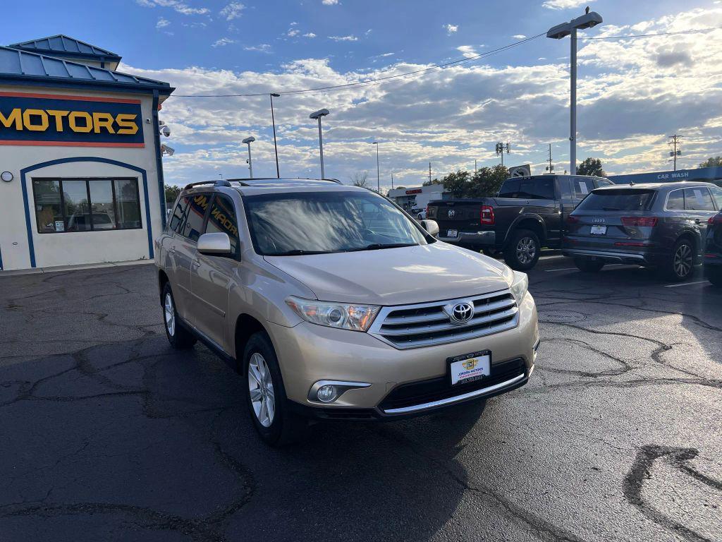 used 2011 Toyota Highlander car, priced at $11,495