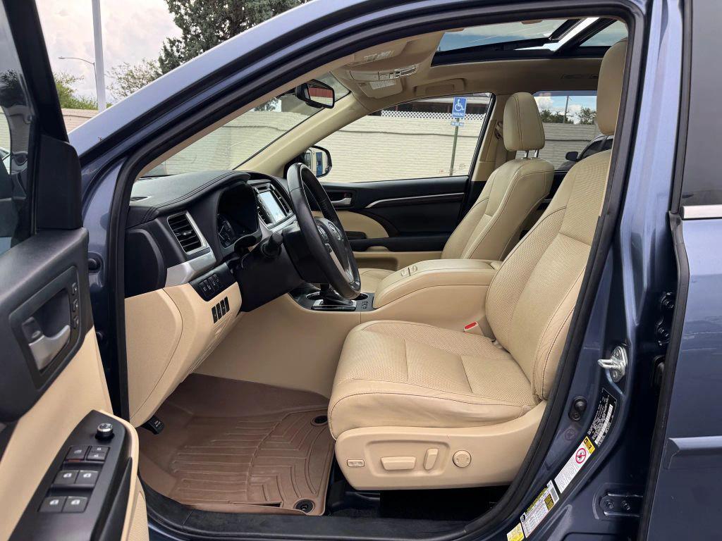 used 2015 Toyota Highlander Hybrid car, priced at $17,995