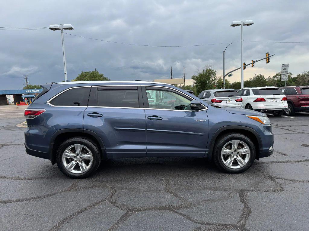 used 2015 Toyota Highlander Hybrid car, priced at $17,995