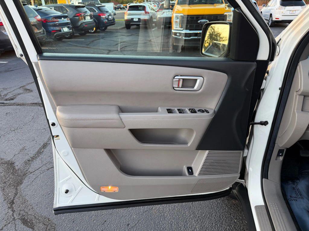 used 2014 Honda Pilot car, priced at $10,995