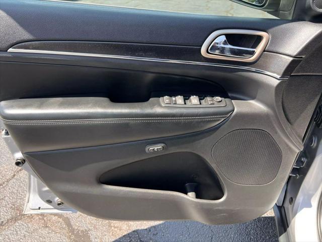 used 2016 Jeep Grand Cherokee car, priced at $15,995