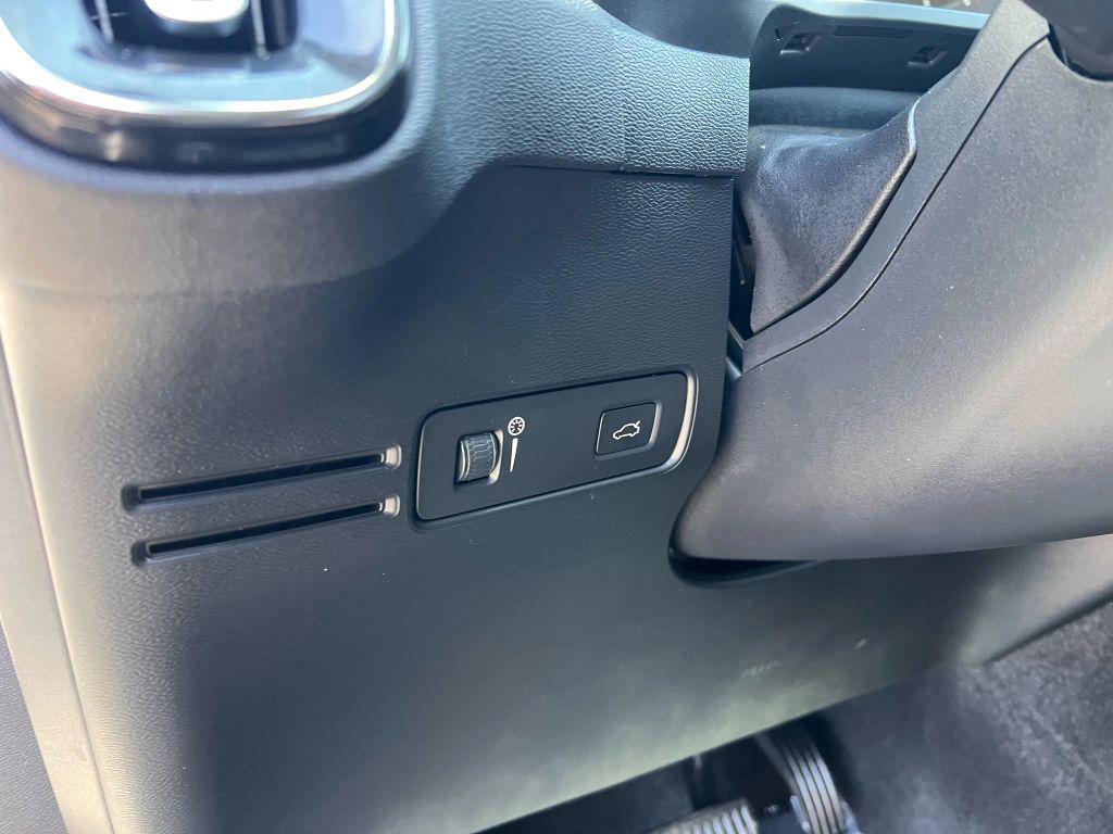 used 2019 Volvo XC40 car, priced at $21,995