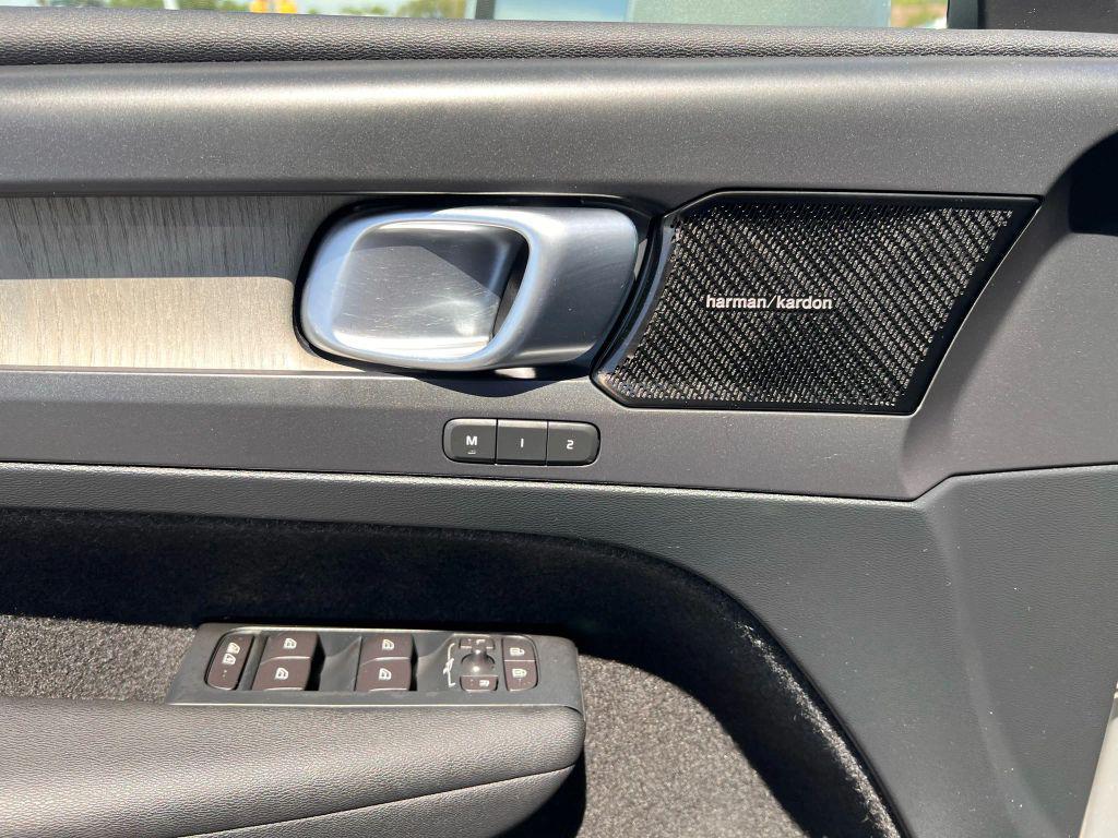 used 2019 Volvo XC40 car, priced at $21,995