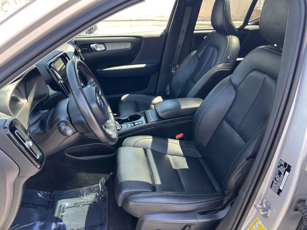 used 2019 Volvo XC40 car, priced at $21,995