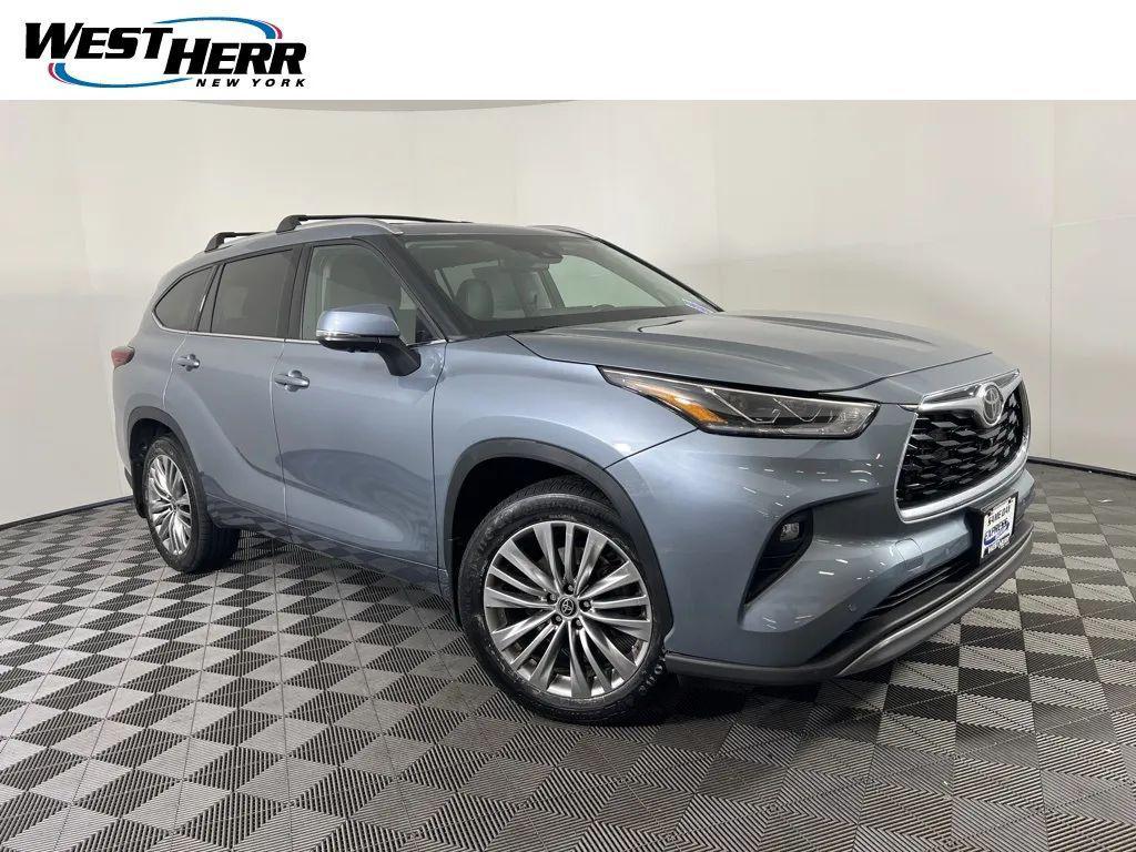 used 2023 Toyota Highlander car, priced at $36,995