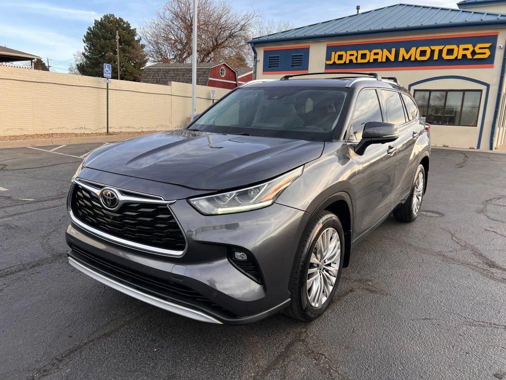 used 2023 Toyota Highlander car, priced at $36,995