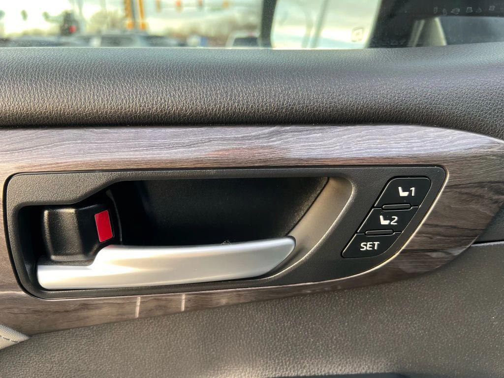 used 2023 Toyota Highlander car, priced at $36,995