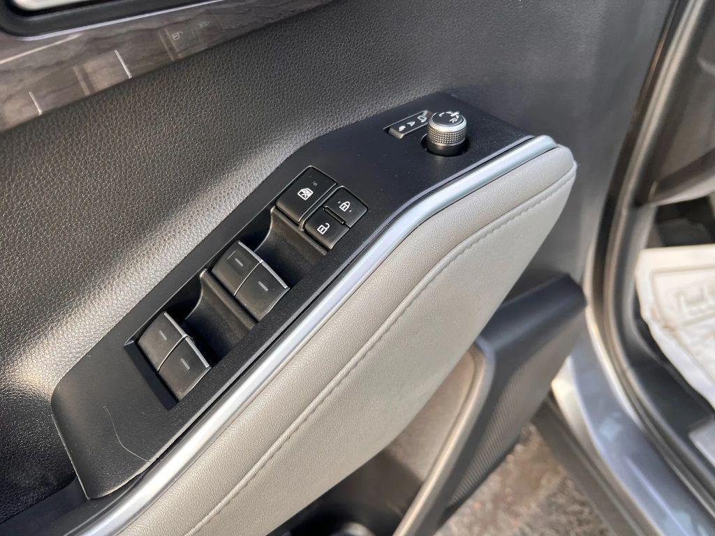 used 2023 Toyota Highlander car, priced at $36,995