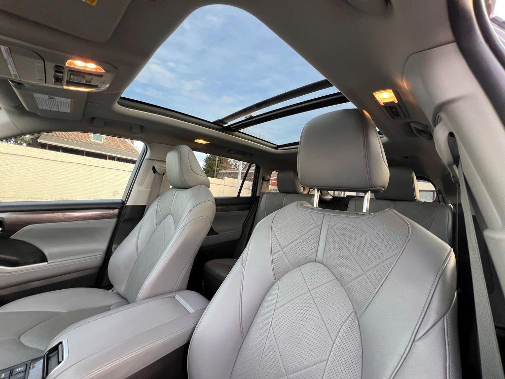 used 2023 Toyota Highlander car, priced at $36,995