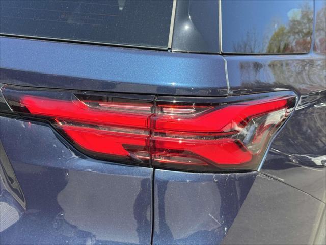 used 2022 Chevrolet Traverse car, priced at $23,795