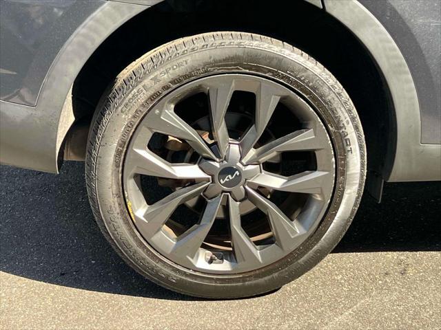 used 2022 Kia Sorento car, priced at $26,618