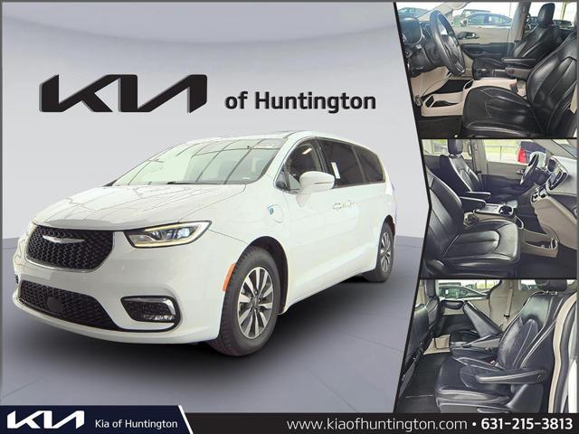 used 2022 Chrysler Pacifica Hybrid car, priced at $20,505