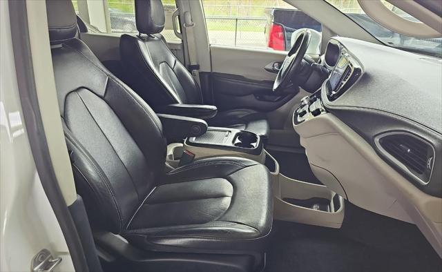 used 2022 Chrysler Pacifica Hybrid car, priced at $20,505