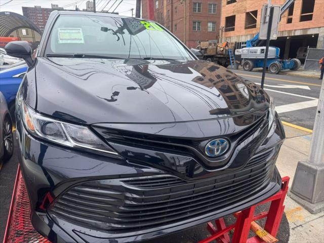 used 2020 Toyota Camry Hybrid car, priced at $20,999