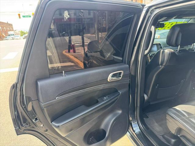 used 2016 Jeep Grand Cherokee car, priced at $14,995