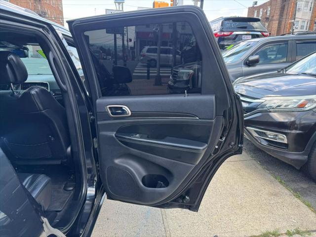 used 2016 Jeep Grand Cherokee car, priced at $14,995