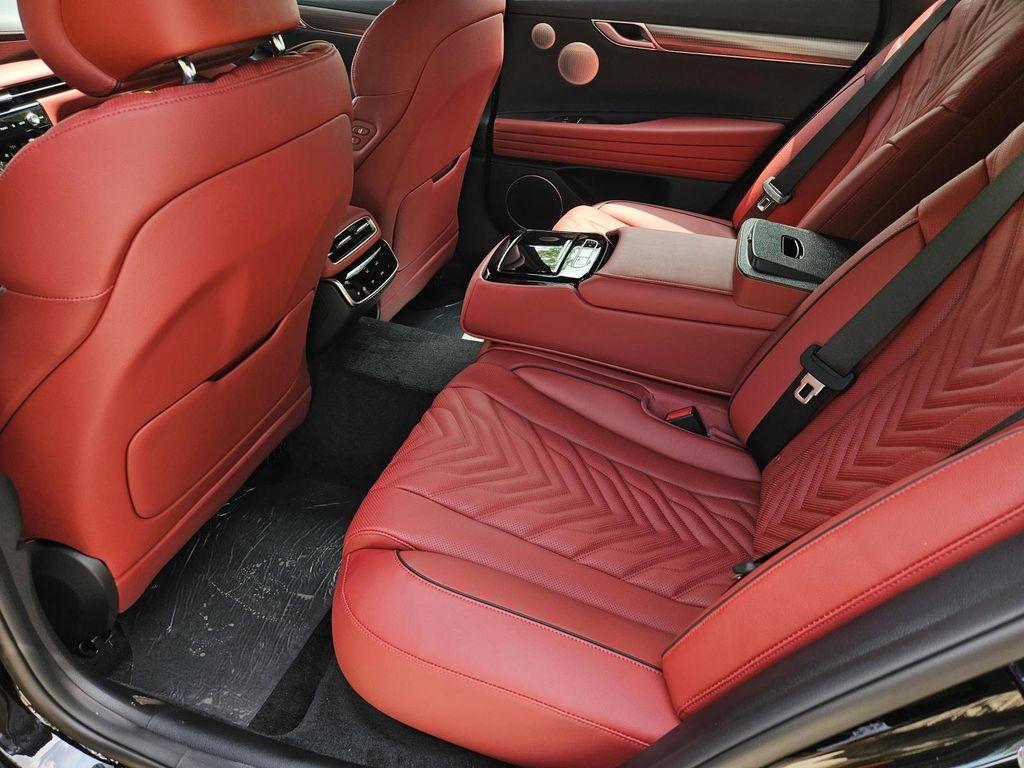 new 2025 Genesis G80 car, priced at $70,555