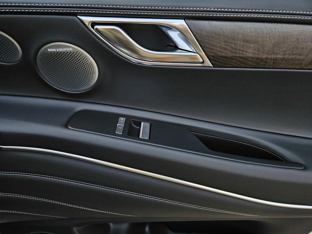 new 2025 Genesis GV80 car, priced at $82,570