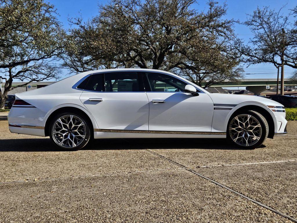 new 2025 Genesis G90 car, priced at $97,245