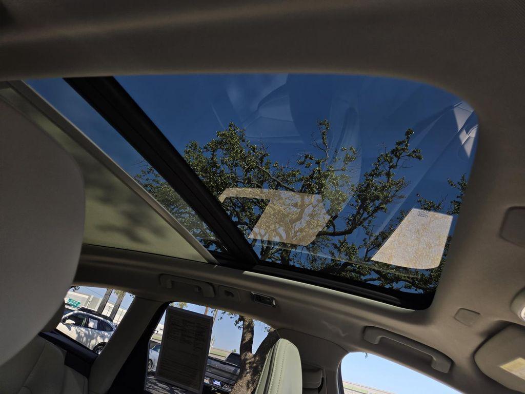 used 2021 Volvo XC60 car, priced at $32,121