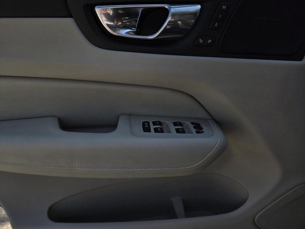 used 2021 Volvo XC60 car, priced at $32,121