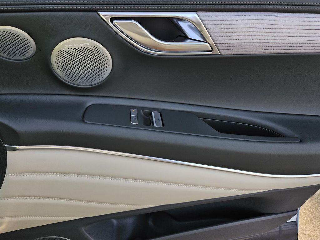 new 2025 Genesis GV80 car, priced at $82,764