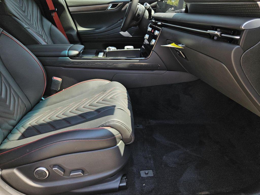 new 2025 Genesis G80 car, priced at $68,220