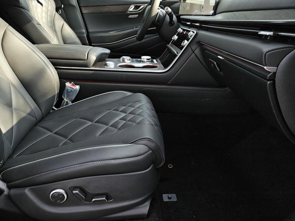 new 2025 Genesis GV80 car, priced at $82,744