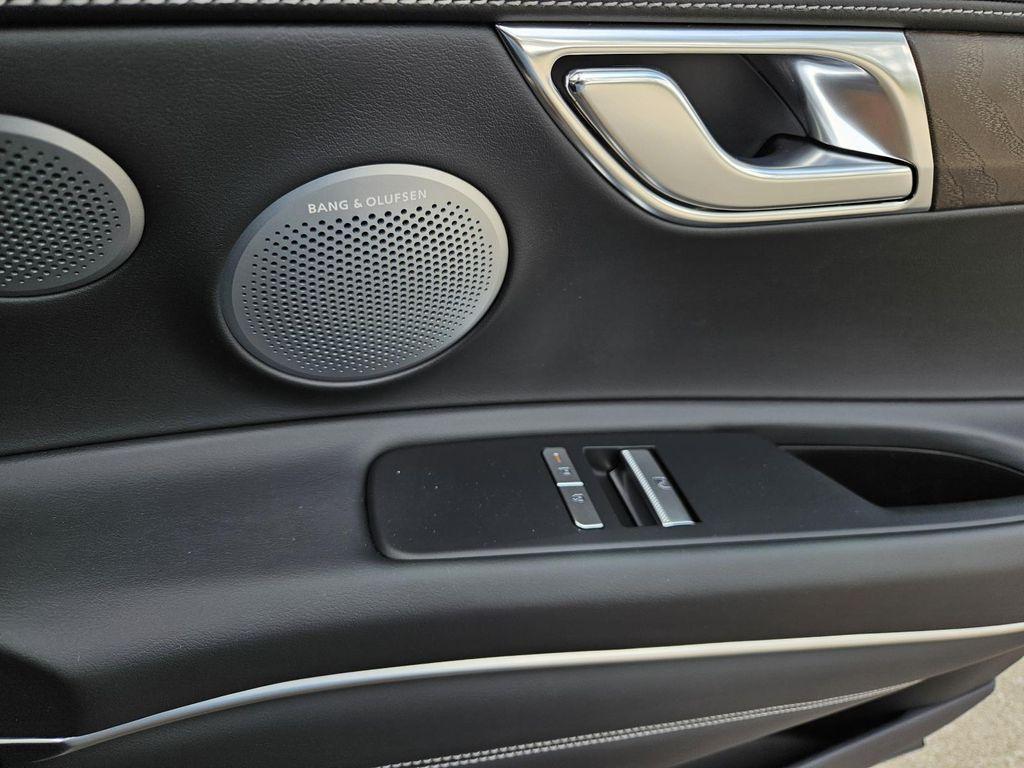 new 2025 Genesis GV80 car, priced at $82,690