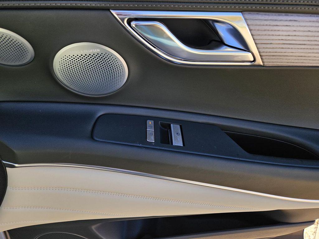 new 2025 Genesis GV80 car, priced at $82,789