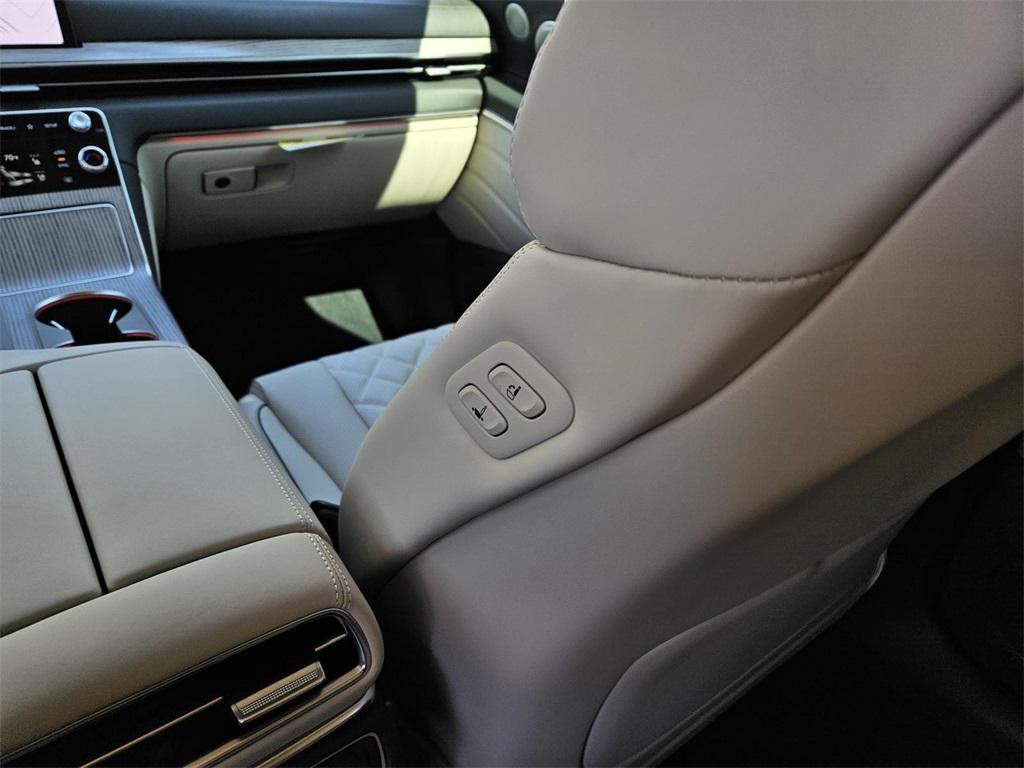 new 2025 Genesis GV80 car, priced at $82,789