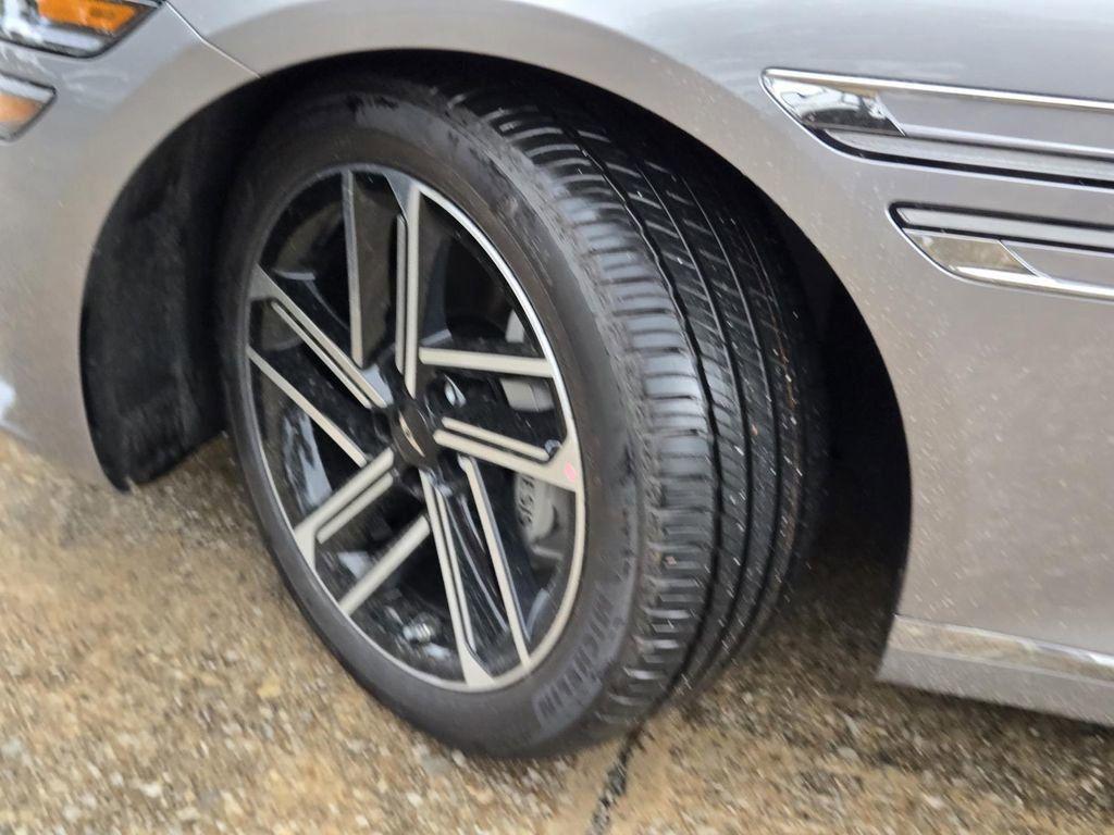 new 2025 Genesis G80 car, priced at $60,066