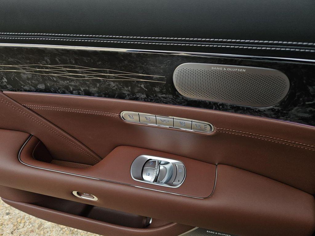 new 2025 Genesis G90 car, priced at $96,595