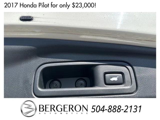 used 2017 Honda Pilot car